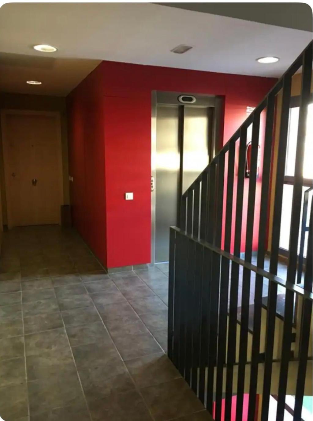 Precioso Piso Cerca De Playa Fenals Con 2 Piscinas Y Terraza * Lloret de Mar