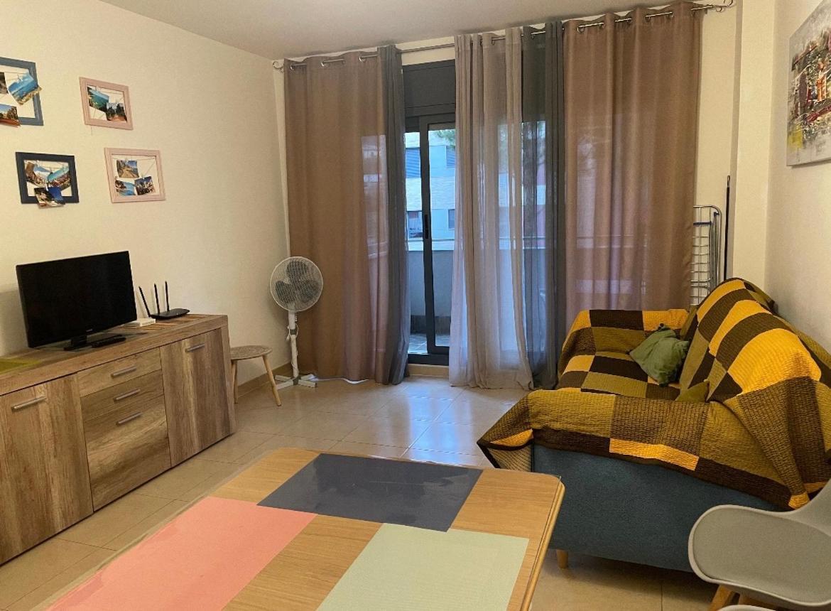 Apartamento Precioso Piso Cerca De Playa Fenals Con 2 Piscinas Y Terraza *