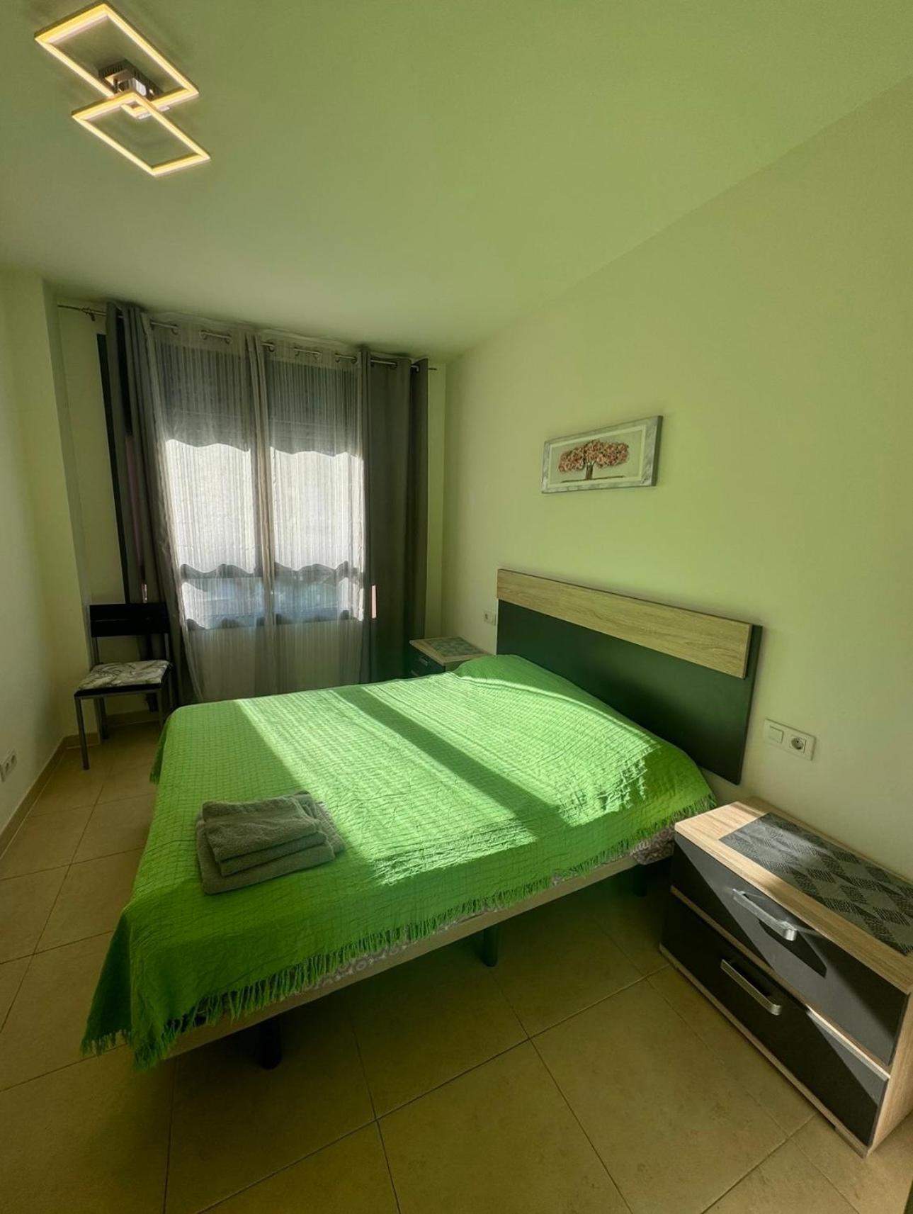 Precioso Piso Cerca De Playa Fenals Con 2 Piscinas Y Terraza * Lloret de Mar